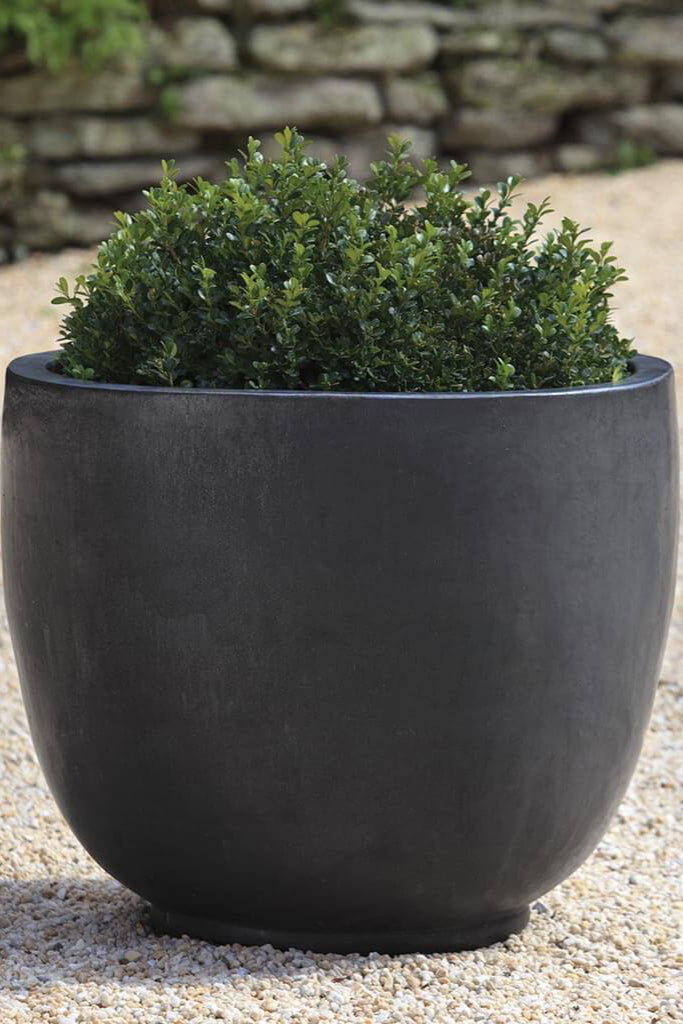 Sem ceramic planter in Graphite with a box wood ©Campania 