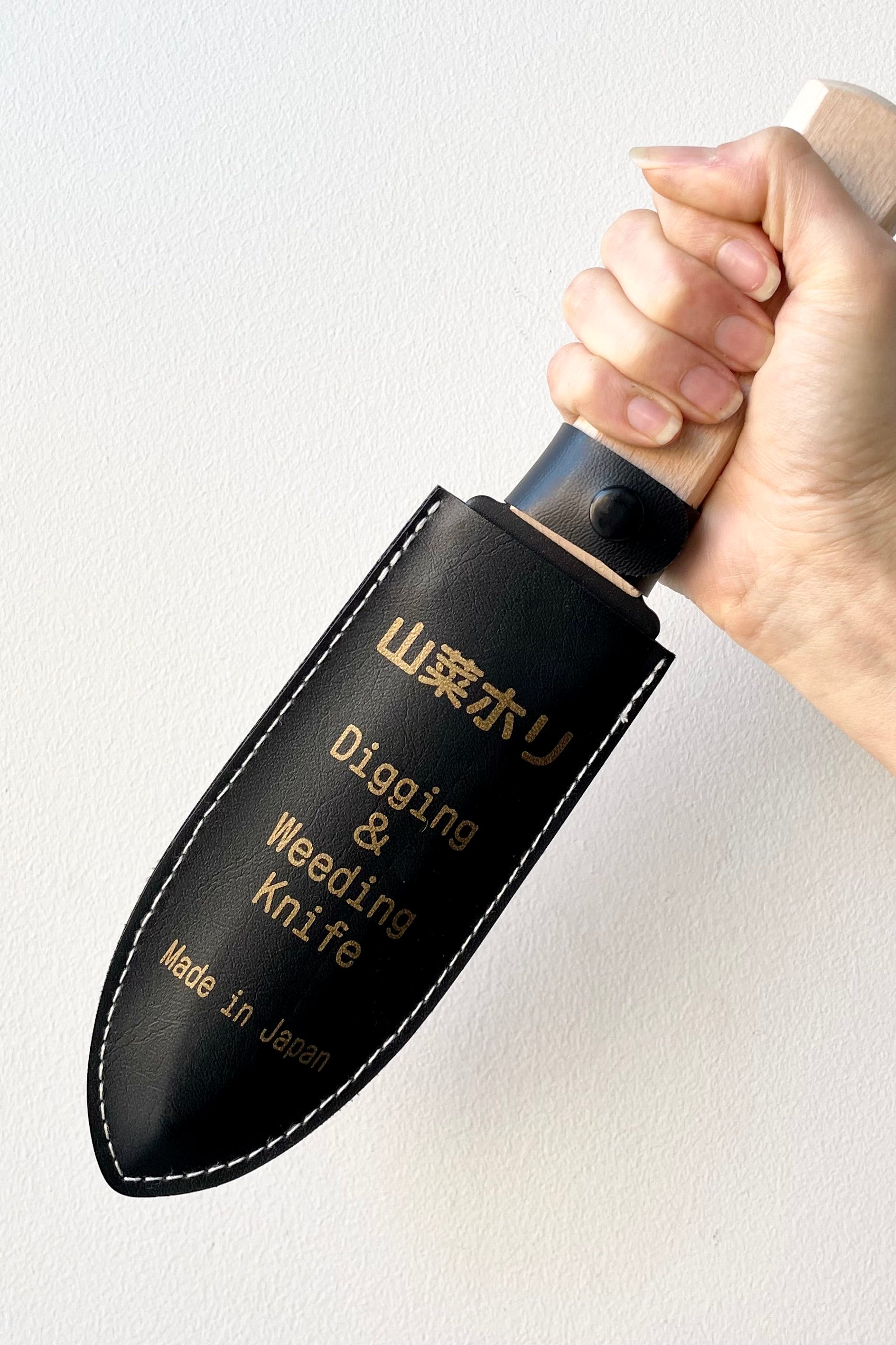 wooden handled garden knife in sheaf 